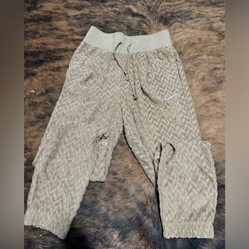 Women’s Nike sweatpants